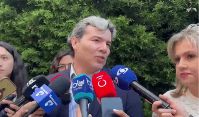 Comité anti-constituyente mantendrá recolección de firmas para defender la Constitución de 1991