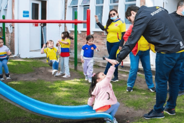 Usaquén fortalece la atención a la primera infancia con dotación para cinco jardines infantiles