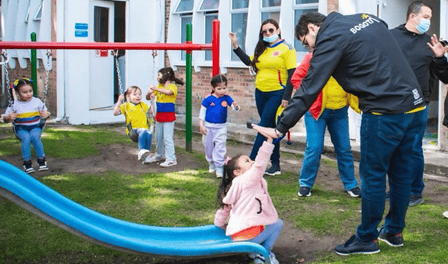 Usaquén fortalece la atención a la primera infancia con dotación para cinco jardines infantiles
