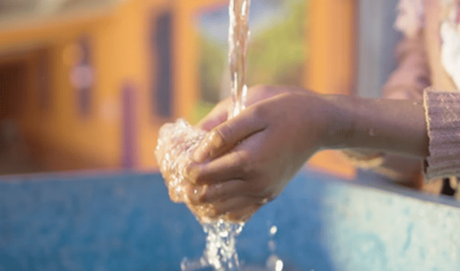 La Ruta del Agua llegó a trabajadores con discapacidad auditiva en jornada de inclusión de la EAAB