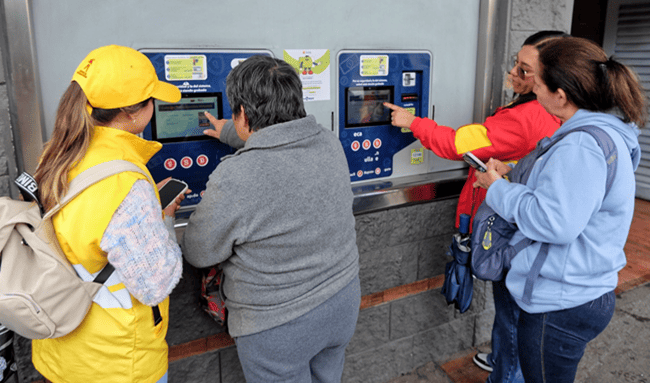 Distrito refuerza inclusión social con entrega de pasajes gratis en TransMilenio