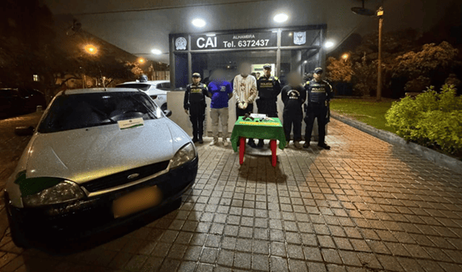 Persecución en Bogotá deja cinco capturados y un menor aprehendido por hurto violento de camionetas