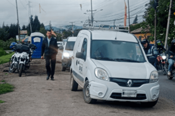 Conductores denuncian presuntas irregularidades en operativos de tránsito en la vía Suba-Cota