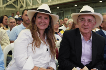 Álvaro Uribe reconoce derrota de su sector y anuncia respaldo a Abelardo de la Espriella para la segunda vuelta