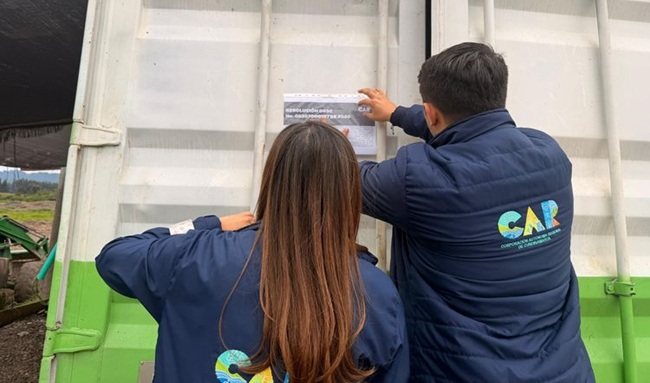 CAR frena disposición irregular de escombros que amenazaba canales de agua en Sopó