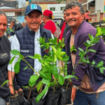 Anolaima impulsa el campo con la entrega de 15.600 árboles frutales