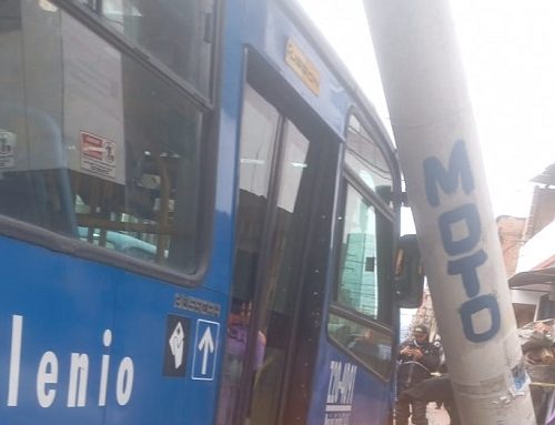 Grave accidente en Santa Cecilia: bus del SITP Masivo Capital derribó un poste y afectó el servicio eléctrico
