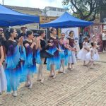 Más de 50 emprendedores participan en jornada cultural y artesanal en la Plaza Fundacional de Suba