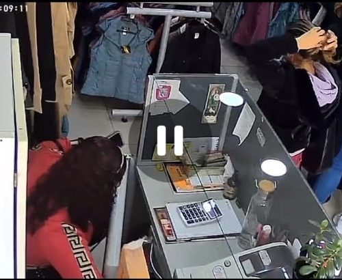 Cámaras captaron robo en reconocido centro comercial de Suba