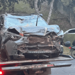 Carro se estrelló contra un conjunto residencial en Usaquén; dos adultos mayores resultaron lesionados