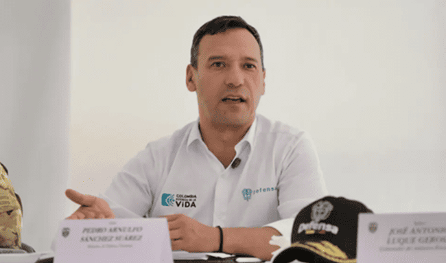 «No hay ningún golpe de Estado»: ministro de Defensa garantiza una transición presidencial con normalidad