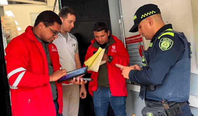 Operativo de inspección a establecimientos de domicilios fortalece el control en Usaquén