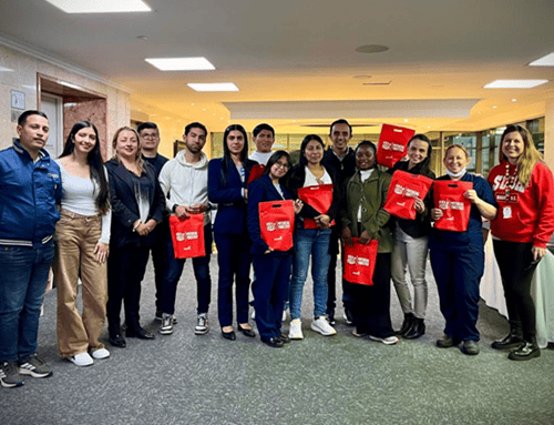254 habitantes de Suba recibieron becas para estudiar inglés con enfoque turístico
