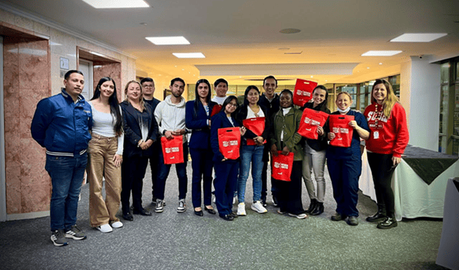 254 habitantes de Suba recibieron becas para estudiar inglés con enfoque turístico