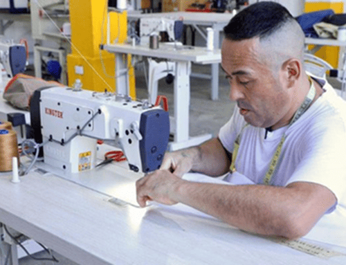 Cundinamarca fortalece reinserción social con nueva unidad productiva de confección en Girardot