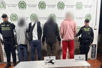 Cuatro capturados con un arma de fuego: estaban invadiendo el carril de TransMilenio en Chapinero