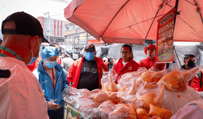 Retiran dos puestos de venta de carne y pescado en San Cristóbal por riesgos sanitarios