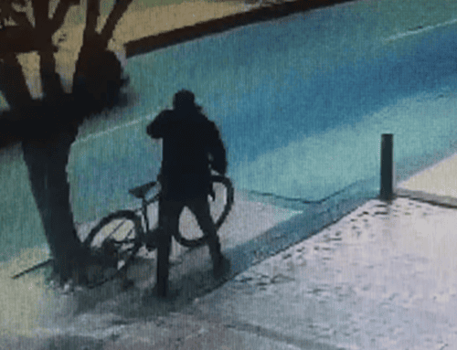 Se robó un “caballito de acero” en Galerías a plena luz del día
