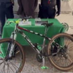 Intentó escapar de la Policía, pero cayó con bazuco y una bicicleta robada en Antonio Nariño
