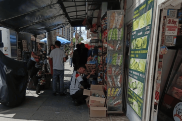 Prácticamente tienen otro negocio afuera: denuncian nueva invasión del espacio público en el barrio Oasis, en Suba