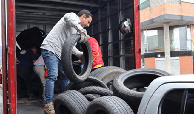 Barrios Unidos le dice adiós a 400 llantas abandonadas en sus calles