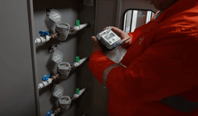 EAAB renovará medidores de agua en Suba como parte de su modernización tecnológica