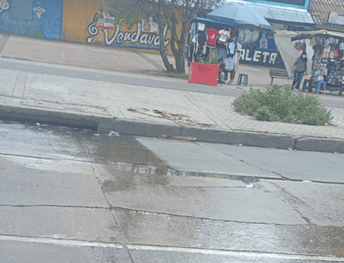 Aguas negras y malos olores afectan a comerciantes y residentes de La Gaitana, en Suba