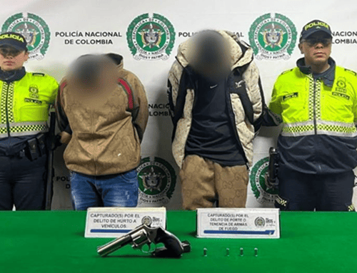 ¡Con brazalete del INPEC y en una camioneta robada! Policía capturó a dos presuntos ladrones en Bogotá