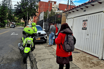 Operativo en Usaquén deja un vehículo inmovilizado y dos comparendos por invasión del espacio público