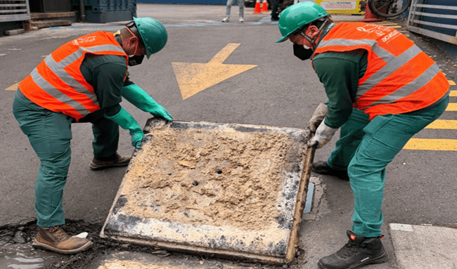 Bogotá pide no arrojar aceite usado al desagüe: una mala práctica que afecta el alcantarillado y el medio ambiente