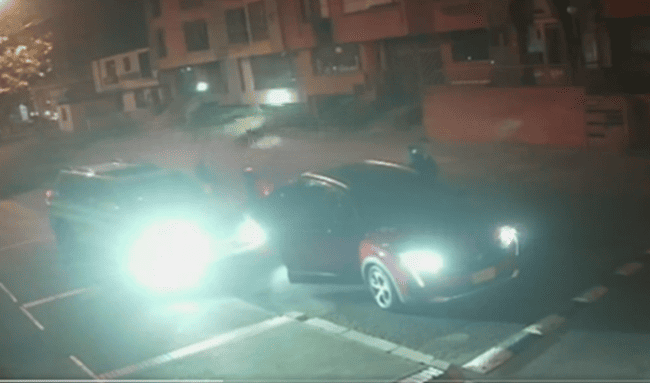 Ciudadano frustró el robo de su camioneta tras embestir el vehículo de los delincuentes en El Batán en Suba