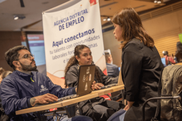 Bogotá lanza convocatoria con más de 1.000 vacantes y prioridad para jóvenes sin experiencia