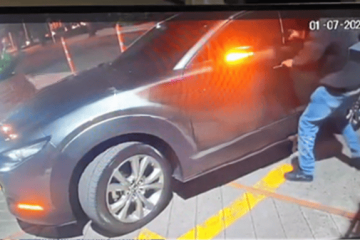 Delincuentes armados roban camioneta a una mujer cuando ingresaba a un conjunto residencial en Mazurén