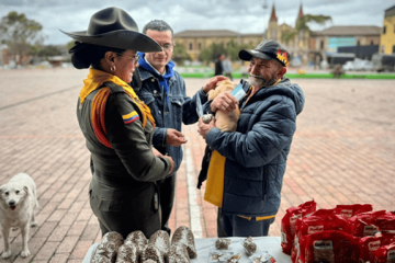 Carabineros llevaron ayuda y atención veterinaria gratuita a población vulnerable en Los Mártires