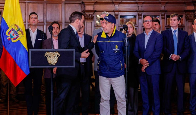 Presidente De La Espriella: prioridad es rescatar atrapados y desaparecidos