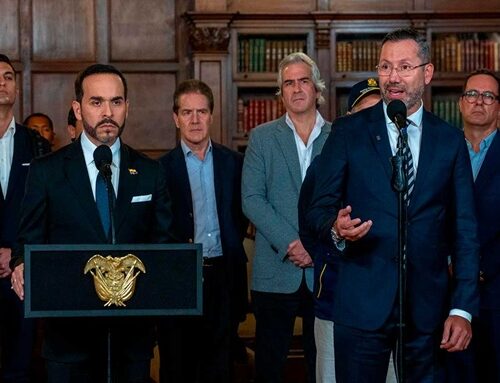 Gobierno y constructores unen esfuerzos para reconstruir viviendas tras el terremoto
