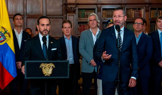 Gobierno y constructores unen esfuerzos para reconstruir viviendas tras el terremoto