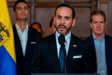 Gobierno declara insubsistentes a cinco embajadores que no presentaron su renuncia