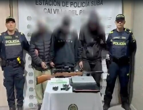 Capturan a tres presuntos apartamenteros en Lagos de Torca, Suba: tenían computadores y un rifle neumático