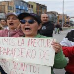 Manifestantes bloquean la avenida Ciudad de Cali para exigir reapertura de Patio Bonito