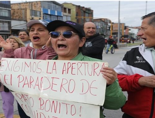 Manifestantes bloquean la avenida Ciudad de Cali para exigir reapertura de Patio Bonito