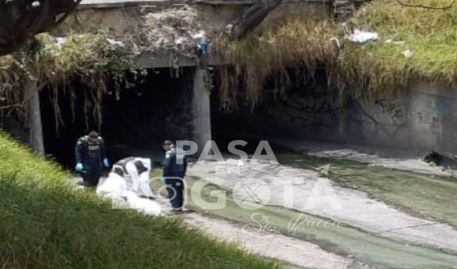 Investigan la muerte de un hombre hallado dentro de un caño en Suba