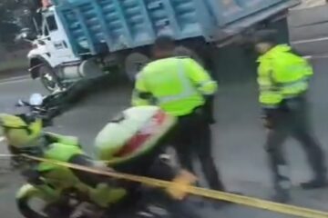 Motociclista murió tras fuerte accidente con una volqueta en la avenida Boyacá