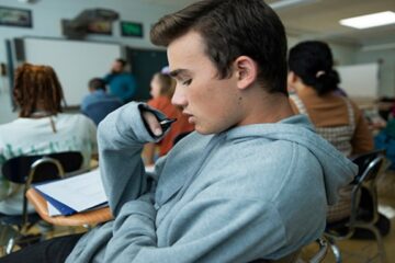 ¿Qué está pasando en los colegios de bogotá? alertan por fuerte aumento del consumo de vapeadores