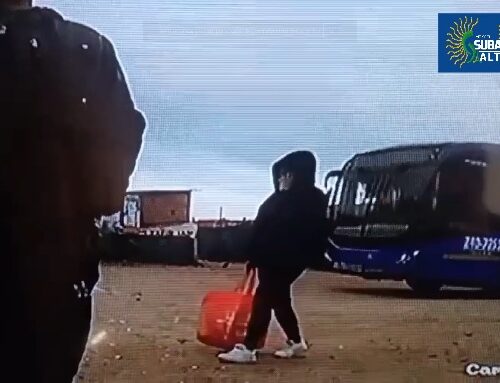 ¿Quién es la mujer que aparece en video y estaría relacionada con el hallazgo de un bebé en Suba?