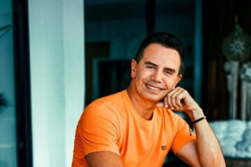 Jhonny Rivera ofrece su hotel a damnificados y médicos tras terremoto