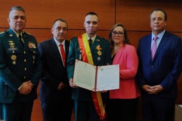 Subteniente herido en Putumayo recibe reconocimiento del Concejo de Bogotá
