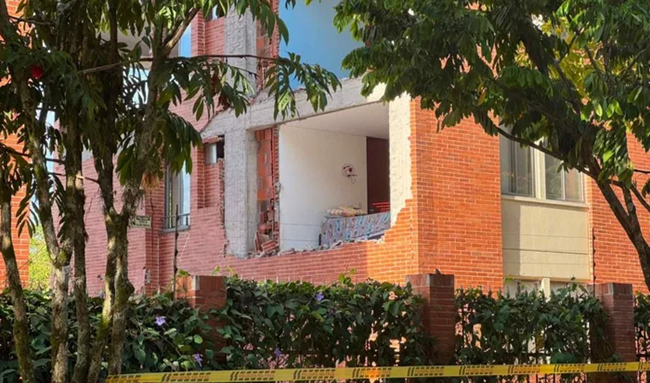 Evacúan 48 familias en Ibagué tras daños en conjunto residencial