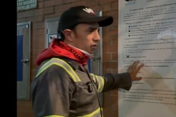 Alcalde de Suba acompañó a una recicladora de oficio en su recorrido por las calles de la localidad