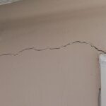 Vecinos de Suba reportan grietas en viviendas tras fuerte sismo y piden revisión de las autoridades